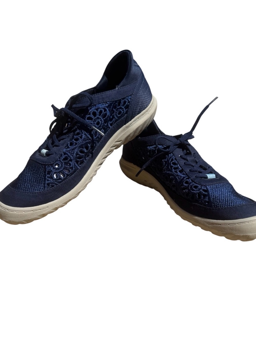 JBU by Jambu Solar sneakers in navy with floral cutout details. New women’s 9